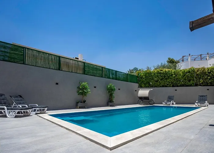 Yalarent Caesar\'S Villa With Private Pool
