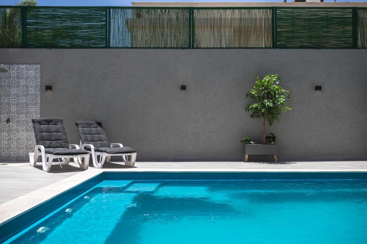 Yalarent Caesar's With Private Pool Вилла